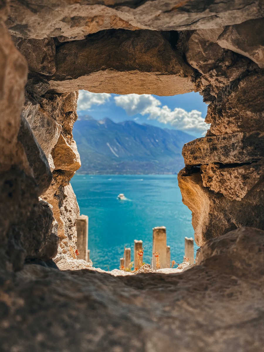 attplit's tweet photo. Postcards from Lago di Garda https://t.co/6eoi5L9L2w