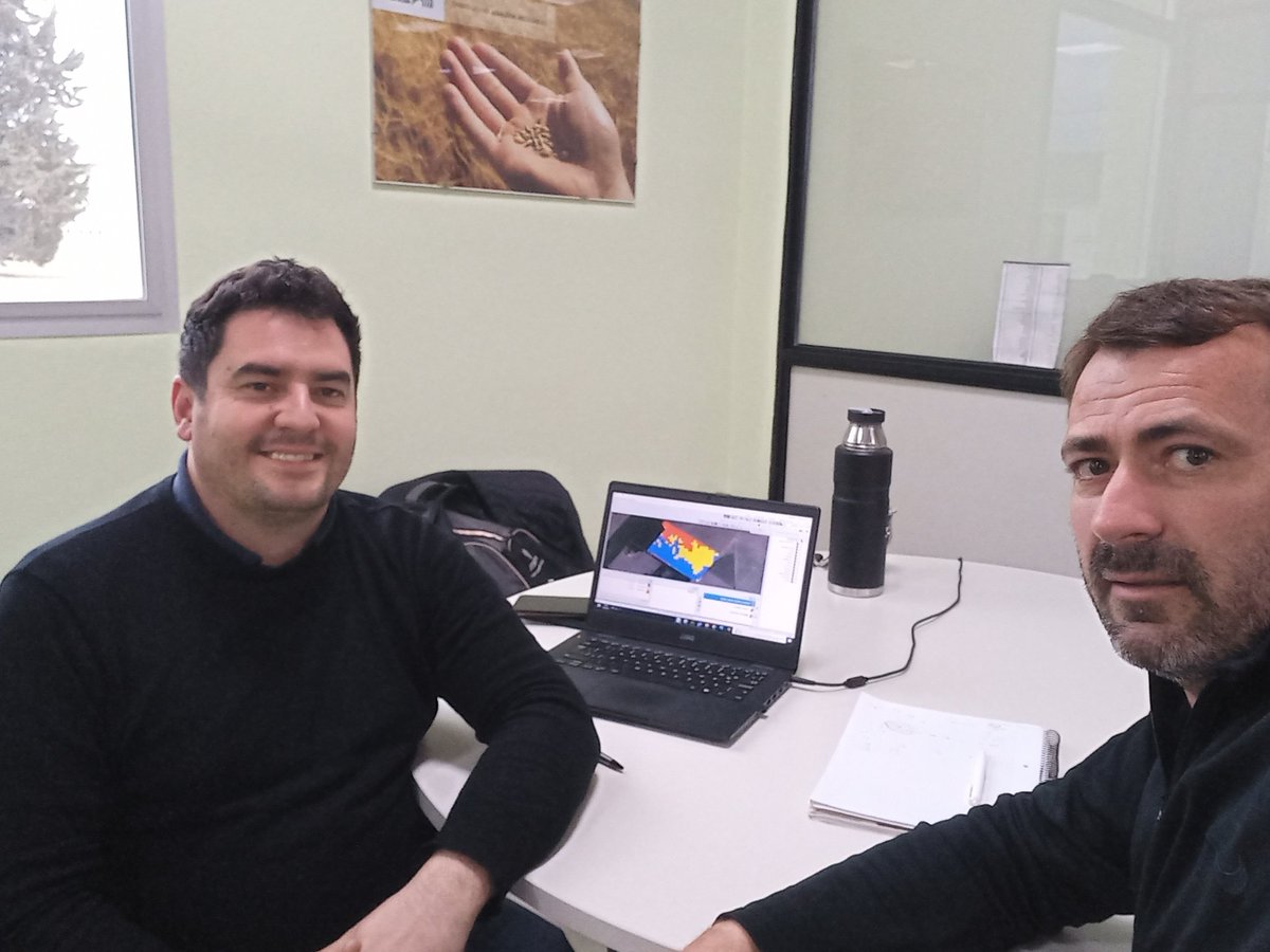 RodrigoFalcone5's tweet photo. Etapa de planificar acciones futuras con  amigos de @grupoagroempre y @OrtegaHermanos. Muy importante para que el objetivo buscado salga de la mejor manera posible. Vamos por más!! @ProfertilAgro @smsaulino @MirtaToribio @Vibaena #urea @eNeTOTALPLUS
@fernandorussook @ActisElio https://t.co/Zhqkk470mF