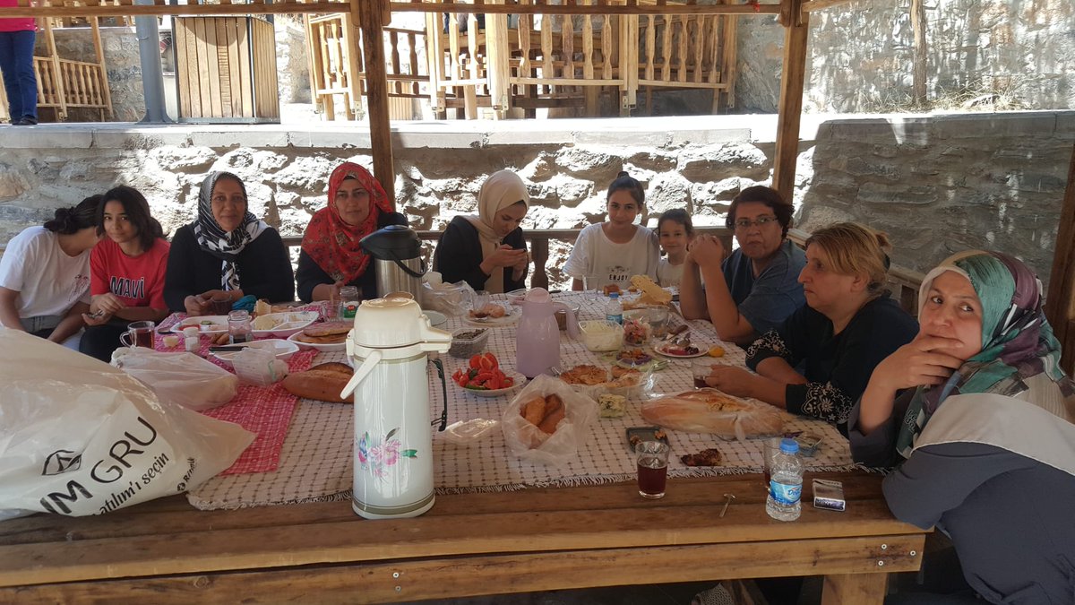 vantusbakadin's tweet photo. Tuşba ilçe kadın kolları teşkilatımızın katılmış olduğu gezi programına Çatak'ın doğası ve güzelliklerinden #kanispi şelalesini ziyaret ederek güzel bir günü geride bıraktılar.
@aysekesir @K_Turkmenoglu_V @havvaduran65 @TurkGunduz @MnuriBasdinc @AKKADINGM @akkadinvan https://t.co/iK6YV7OSgl