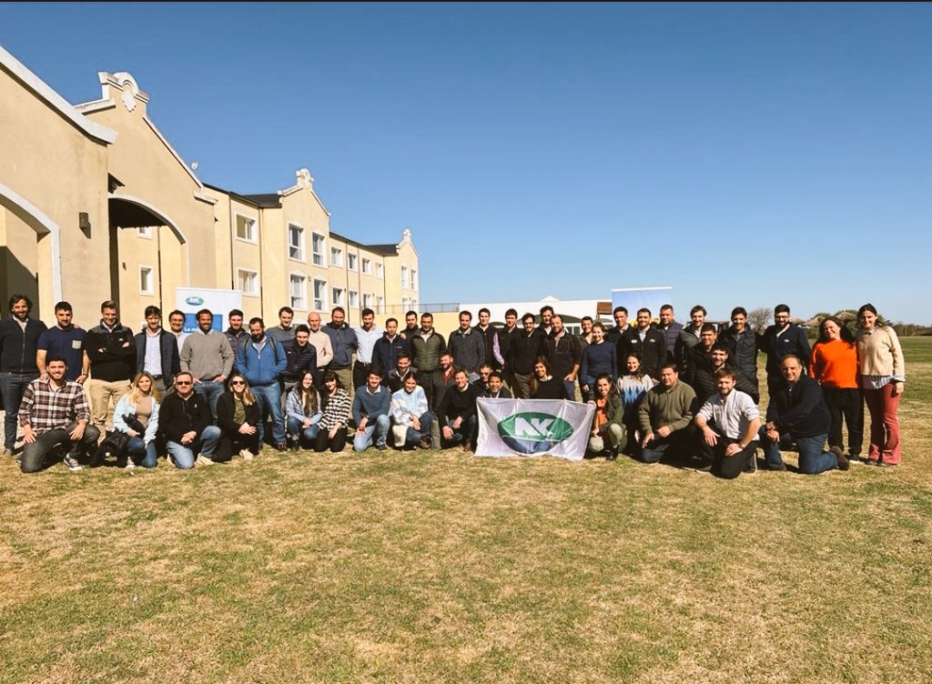 guillermoallo's tweet photo. Entrenamiento NK 2022 
Zona Núcleo 🌽🌻🌱

✅Posicionamiento de producto
✅Nuevos lanzamientos de maíz y soja
🌽NK 870 VIPTERA3
🌱NK39X22 STS
🌱NK46X23 ENLIST
✅Manejo específico por ambientes
✅Nuevas herramientas digitales
...y mucho intercambio técnico!
#NKRinde 
@NKSemillas https://t.co/H6ggKGo0s5