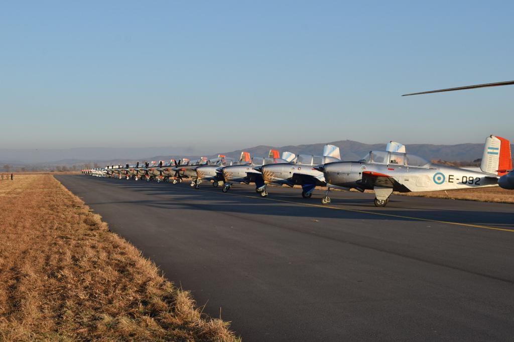 PucaraDefensa's tweet photo. La @FuerzaAerea_Arg comienza a alistar sus medios para festejar su día
@GrobAircraft @Beechcraft #texanII #mentor @EAviacionMil #eam #10deagosto #faa @tecnam @BellFlight #412ep #argentinavuela
https://t.co/wcV9ZOix4x https://t.co/dghClfw0hR