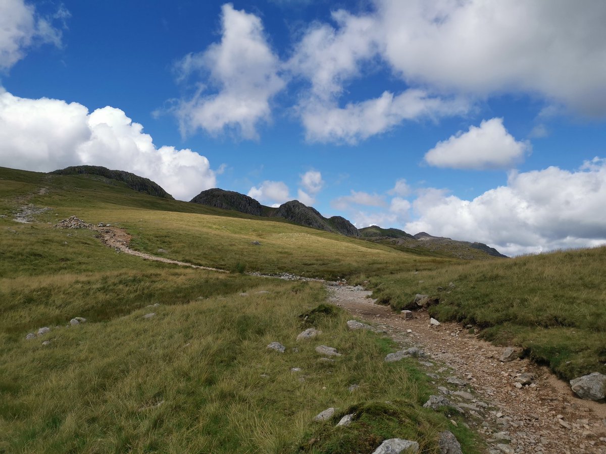 Daxa_PJA's tweet photo. First proper glimpses of #CrinkleCrags and views from #LongTop... 💞 #WainwrightBagging in the #LakeDistrict #Cumbria ⛰️🥾🎒 https://t.co/FcdJ8fRTEH