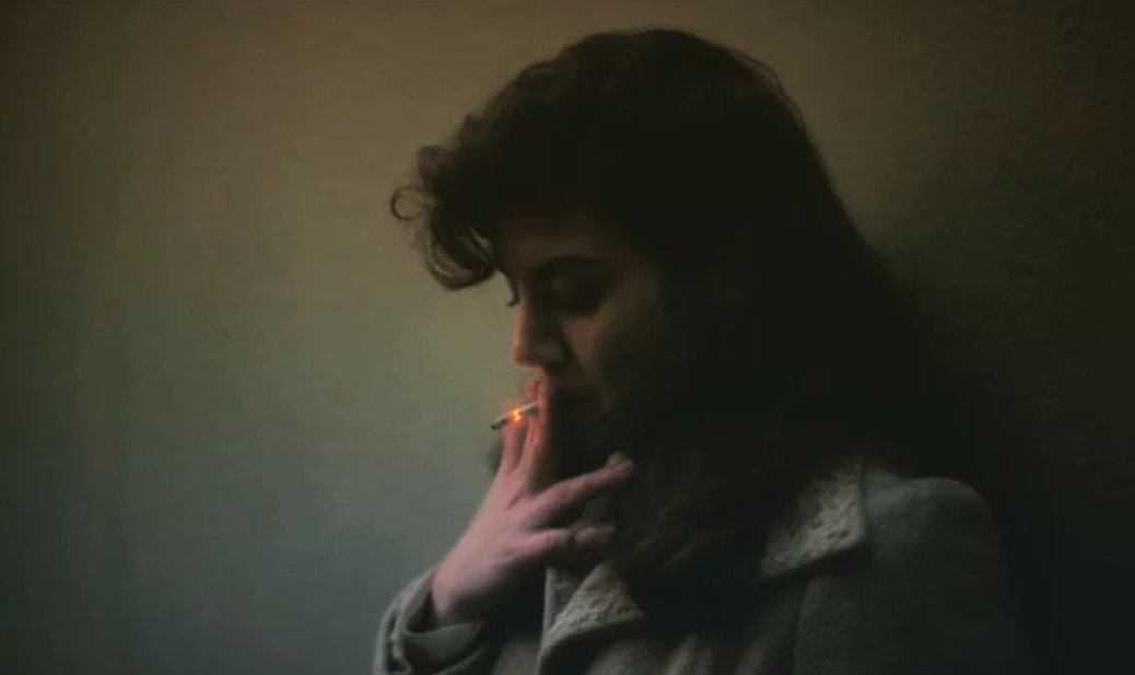 Bazı şeyler şiir olsun diye yarım kalır.

Serap Kadıoğlu