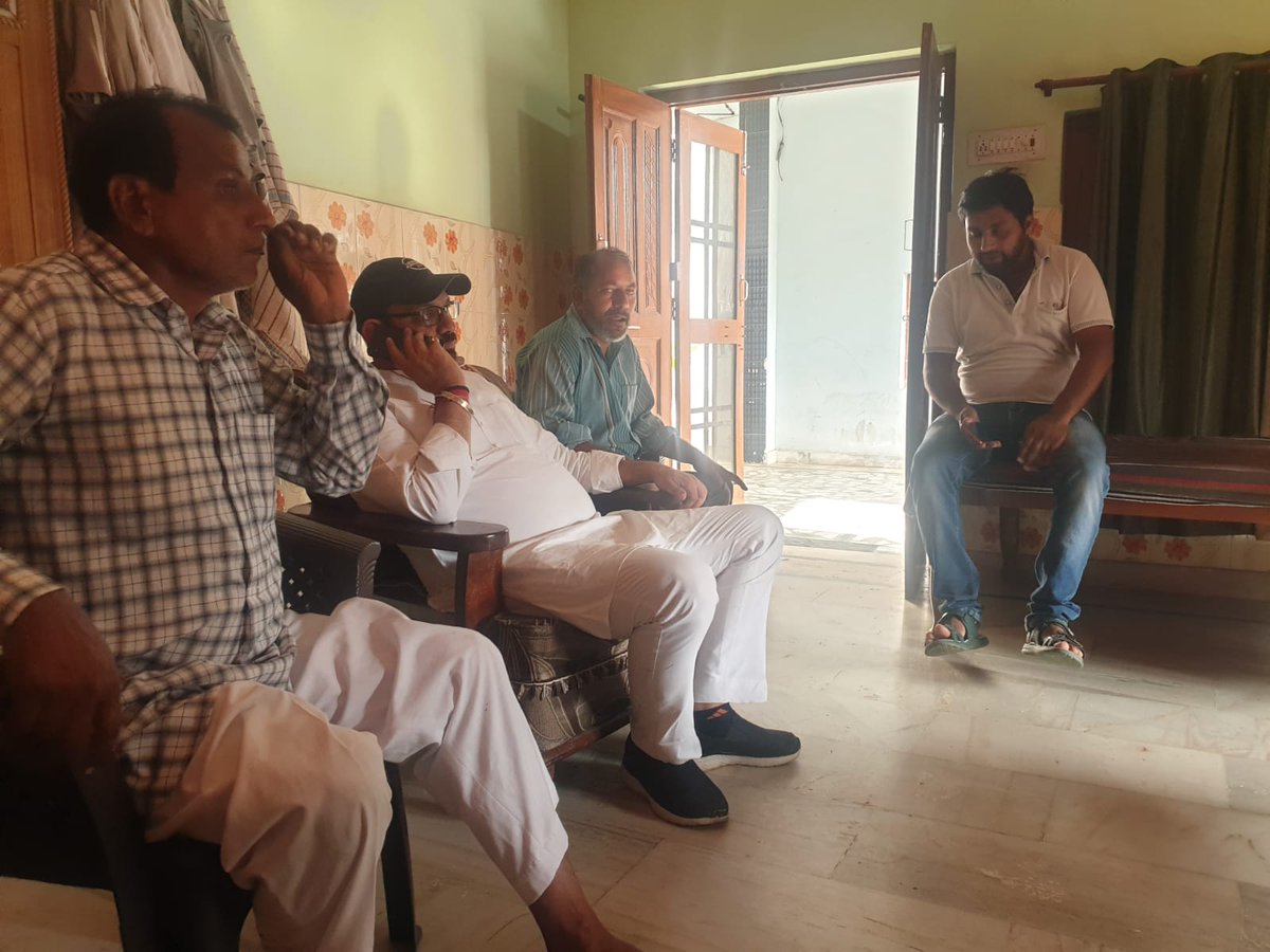 OfficePankajMLA's tweet photo. चरथावल विधानसभा क्षेत्र के गांव बधाई कलां में अपनों के बीच।
@yadavakhilesh @samajwadiparty @PankajKMalikMla https://t.co/jwtEJEHdEo