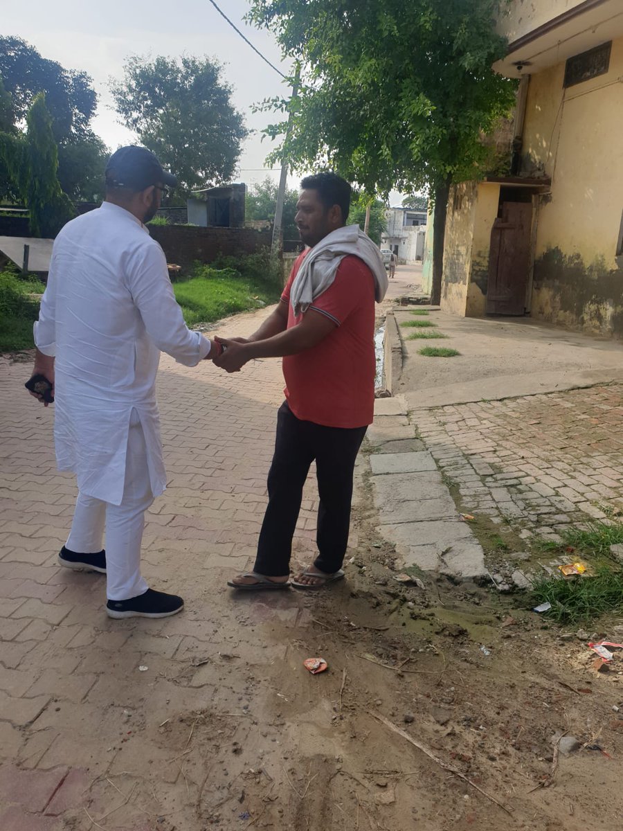 OfficePankajMLA's tweet photo. चरथावल विधानसभा क्षेत्र के गांव बधाई कलां में अपनों के बीच।
@yadavakhilesh @samajwadiparty @PankajKMalikMla https://t.co/jwtEJEHdEo