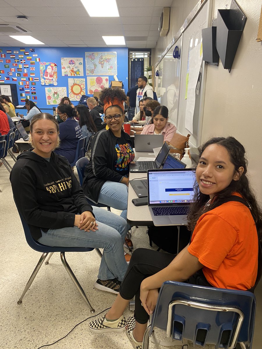 AP_MrsBaez's tweet photo. DSDD training. Math Teachers preparing to give @NorthbrookMS Knight scholars the best!
@brhillgroup 
@SBISD 
@AdriennePere https://t.co/lE71smxTEi
