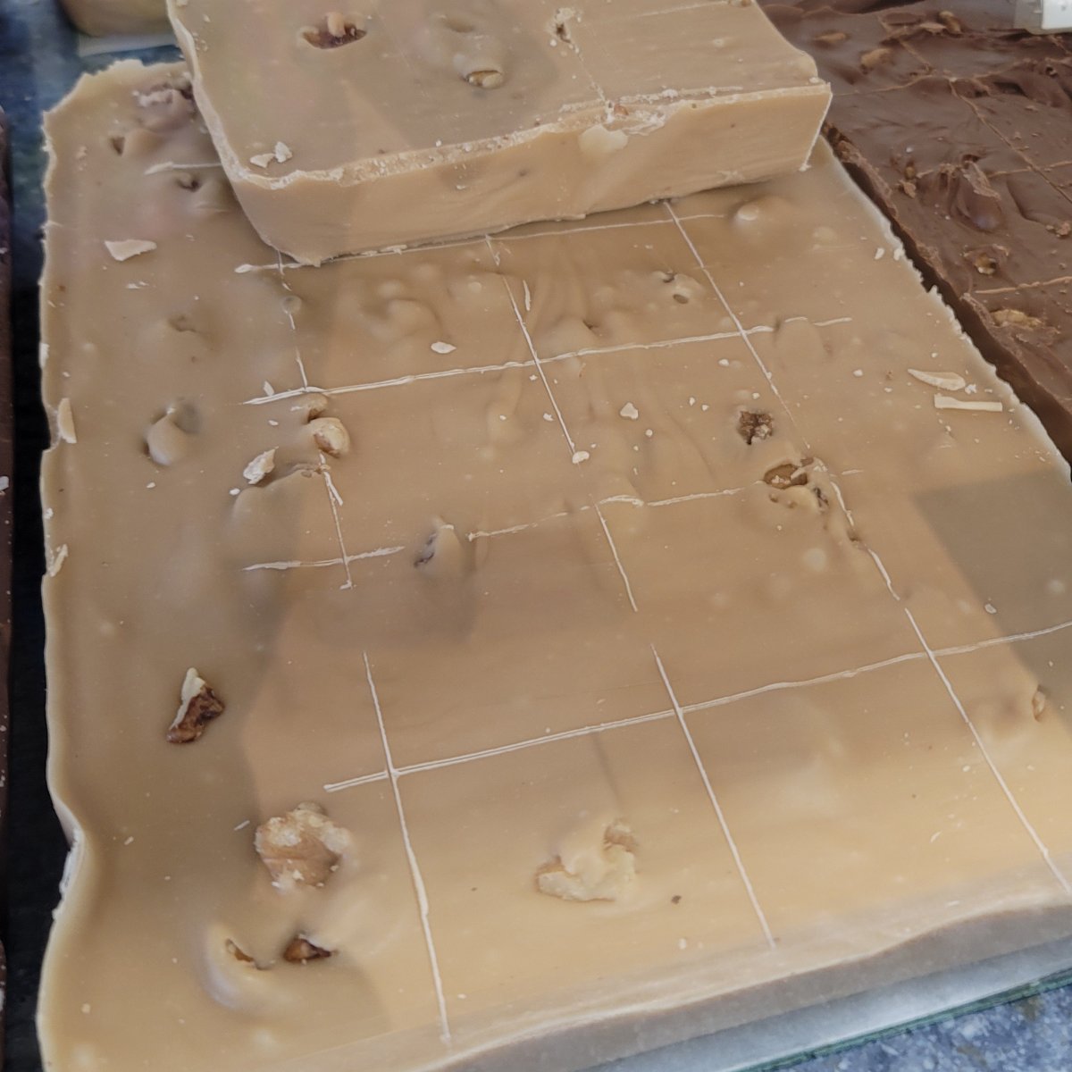 chocolatoriumvt's tweet photo. For lovers of famous sweet #Vermont #maple and tangy #walnuts we have a delicious #maplewalnut #fudge made with the freshest Vermont cream and butter in our own candy kitchen. #chocolatestore #chocolateshop
https://t.co/Y930jQ5CAO https://t.co/Qc4WSEmG82