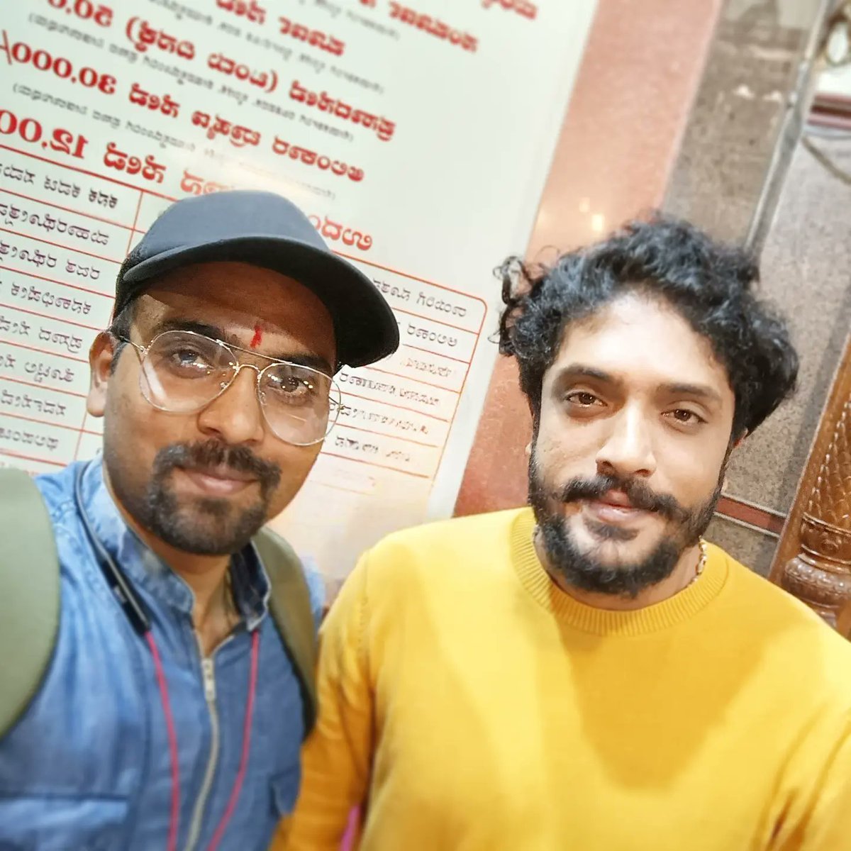 sachinakkisaga1's tweet photo. Met #chitte @ImSimhaa Anna ...#fanboymoment #vasishtasimha 😍 #tagaru ...#OSRN #LoveLi https://t.co/h5A8VyOzrq