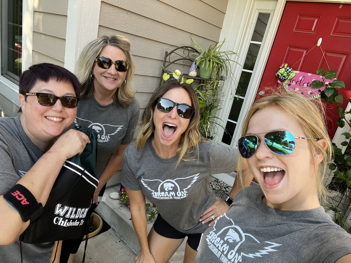 bethanyedu's tweet photo. Delivering welcome packages to our new wildcats with 6th grade silver!!! #CSTFamily #OPSForTHEIRFuture https://t.co/l0eJ9Cvd0X