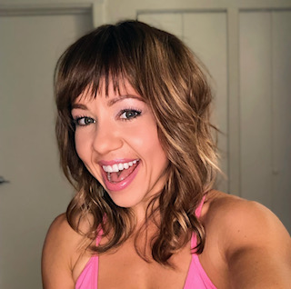 Get_Micd's tweet photo. We're welcoming celebrity performer and voice actress, Devyn Dalton @devyndalton to the judge stage! https://t.co/wbmu99l3Ya Voice actors it's almost time to join the #UltimateVOSurvivor Take 3!! https://t.co/BtleKp60js