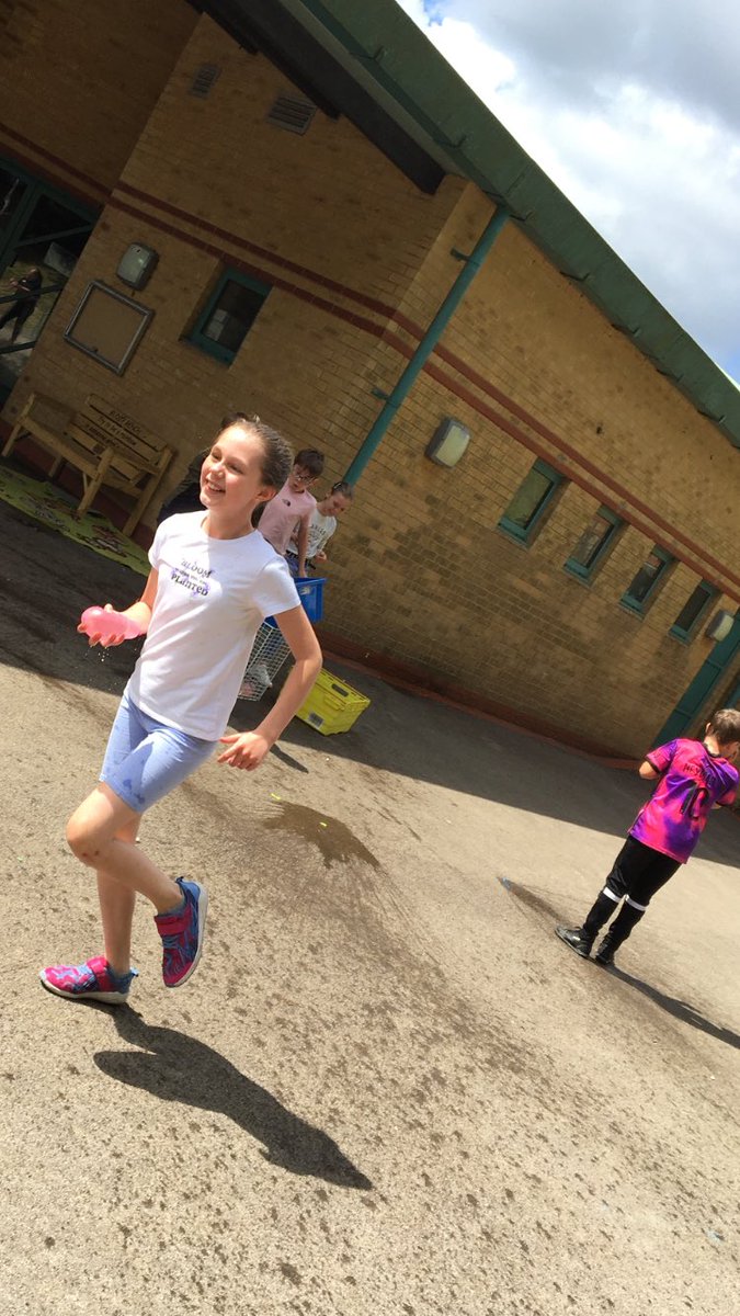 Food_Fun2022's tweet photo. So we ended our time @Food_Fun2022 Roseheyworth with some really great fun, WATER FIGHT!!!!! @foodandfunwales @WelshLGA https://t.co/swML7TFgDt
