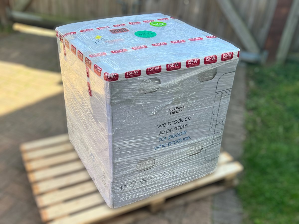 FilamentFrenzy's tweet photo. I said it before and I’ll say it again 65kg pallet deliveries are my favourite 🤩
ITS HERE!!!! The @Zaxe3D Z3 has arrived guys and it’s HUGE 🤯🙏
I CAN NOT WAIT TO OPEN THIS!
Check out the Z3 Here:
https://t.co/eHvkL3DgrT
#3Dprinting #Zaxe3D https://t.co/buEo8tqVjc