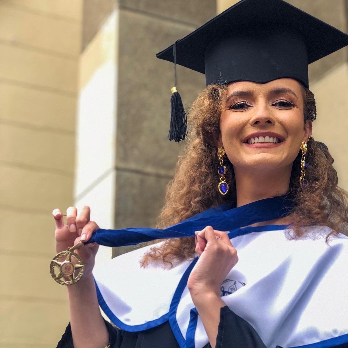 Marianalwg's tweet photo. La Universidad me ha dado tanto que no sólo me confirió un título, también me hizo un mejor ser humano en el camino para conseguirlo. Ulandina por siempre♥️ https://t.co/0VtmVwvzbP