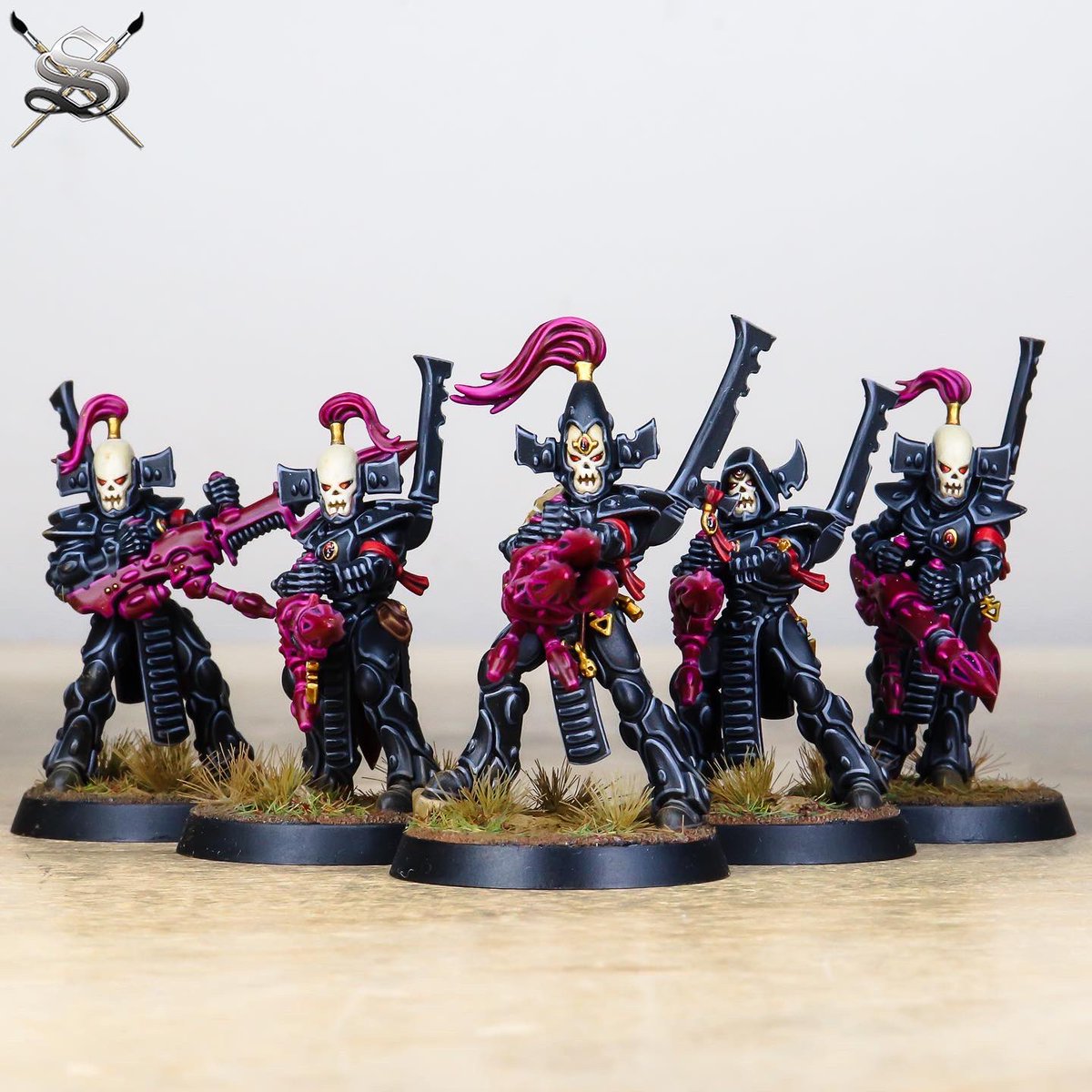 SiegeStudios's tweet photo. “WE WILL REAP THIS BATTLEFIELD FOR SOULS FROM AFAR!” Some of the awesome new Dark Reapers we have just completed as part of an Aeldari commission!
Book your commission:
https://t.co/jwbtgJUCD5
#eldar #aeldari #eldar40k #ulthwe #ulthwé #waveserpent #darkreapers #aspectwarriors https://t.co/a2qMlVF2l4