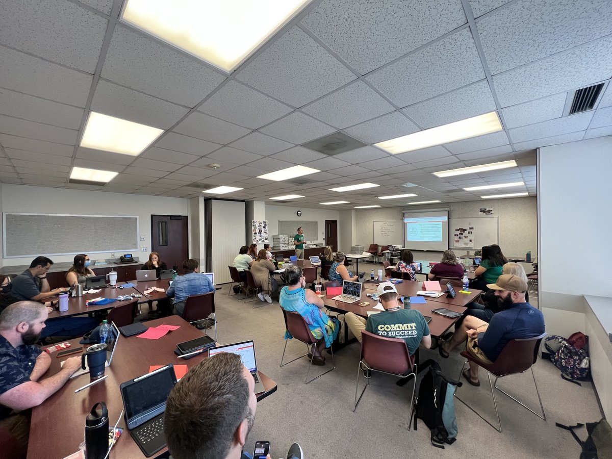 JOY to see all of these brilliant OPS Tech Leaders in one room. We hit some great topics to prepare for learning and leadership in our OPS schools. #OTLProud #OPSProud #OTLEmpower