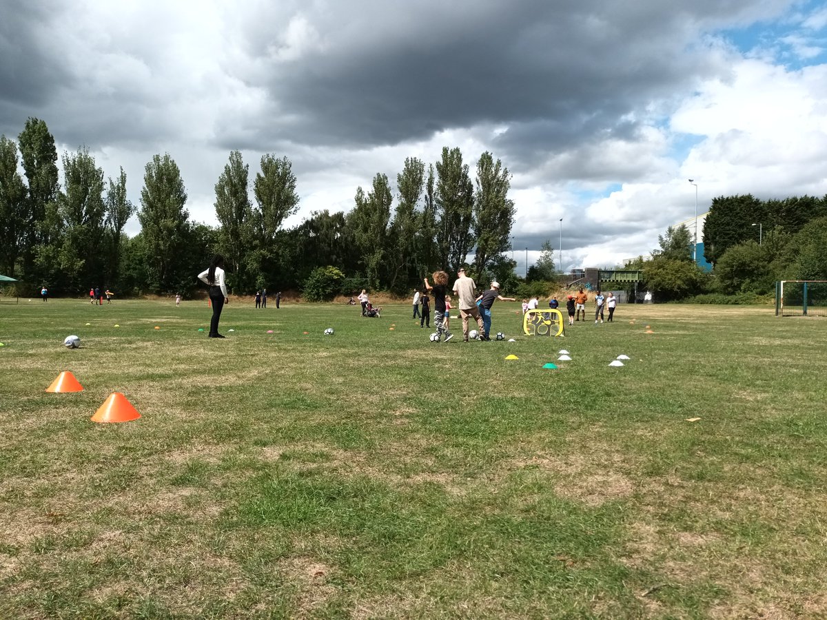 WalsallCouncil's tweet photo. Another bostin' Tri-It event this afternoon at Willenhall Memorial Park! Wheelchair basketball, archery, cycling, cricket and lots more was on offer for people to have a go. @EddieHughes4WN even popped down to try his hand at some of the activities! #TriItWalsall #B2022 https://t.co/ZgfQpqln1z