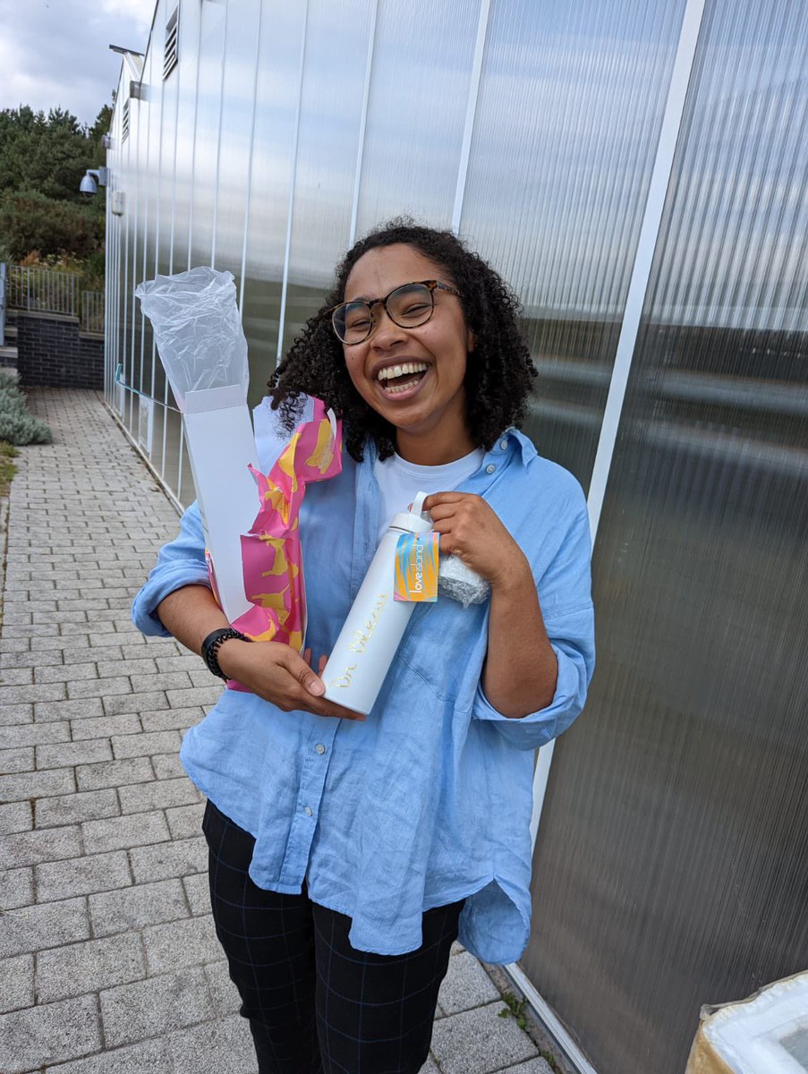 SpoelLab's tweet photo. Congrats to @jade_bleau on passing her PhD viva with flying colours!! Great science adventures ahead in the @BosJorunn lab😃. #BlackBotanistWeek2022 @InstMolPlantSci @SBSatEd https://t.co/76YrSbDc6U
