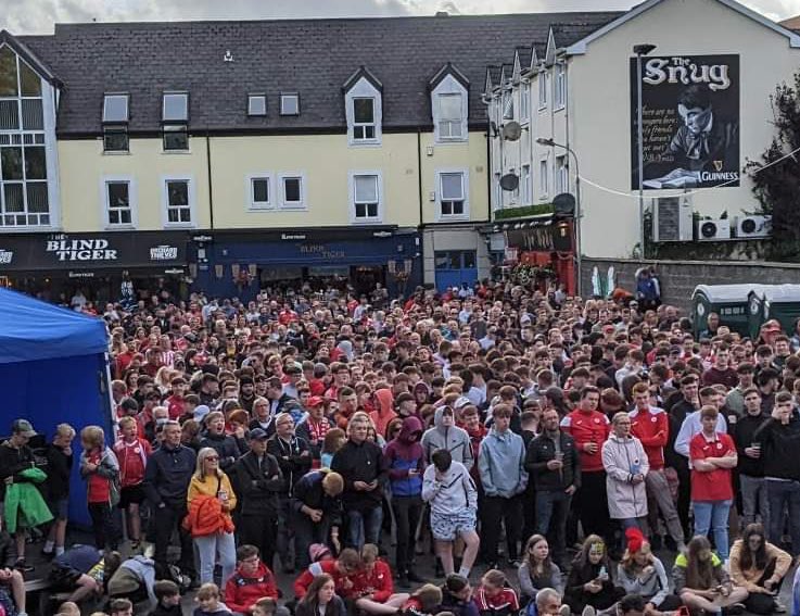 sligorovers's tweet photo. A town together 🔴⚪️

Magnificent support in Stephen St Car Park last night 

It wasn’t to be on the night but we go again #bitored https://t.co/wgbSjWTKI9