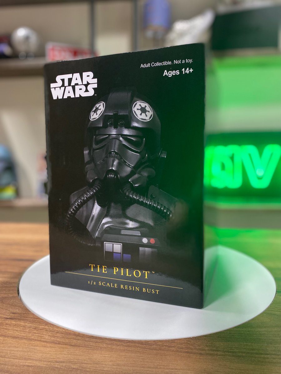 zavvi's tweet photo. 💥GIVEAWAY💥

Win this amazing, limited edition #StarWars TIE Pilot Resin Bust!

To enter...

💥 Follow @zavvi 

💥 Tag your friends who are loyal to The Empire!

💥 Like and RT this post for an extra entry!

Comp closes 19/08   18+  Int entries welcome! 

Good luck! 💚 https://t.co/yb2zVHa7VZ