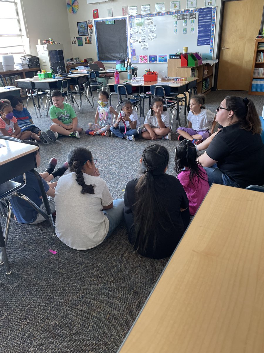 IESRockets's tweet photo. Second Day in Second Grade! #PeaceLoveRockets #APSConnects @ABQschools @APSLZ4 @chris_zone4 https://t.co/H5Gnhn5xM1