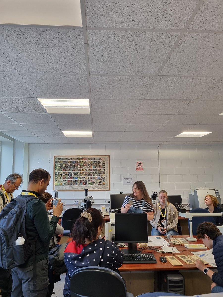 oliviazevedo's tweet photo. The @WorldSoils2022 came to @StirUni for a post conference tour about soil development, use and management. Participants spent time at the training soil pits and lab facilities where they learn about soil science teaching and research at @StirBES #WCSS22 https://t.co/aOx1bJqFTZ