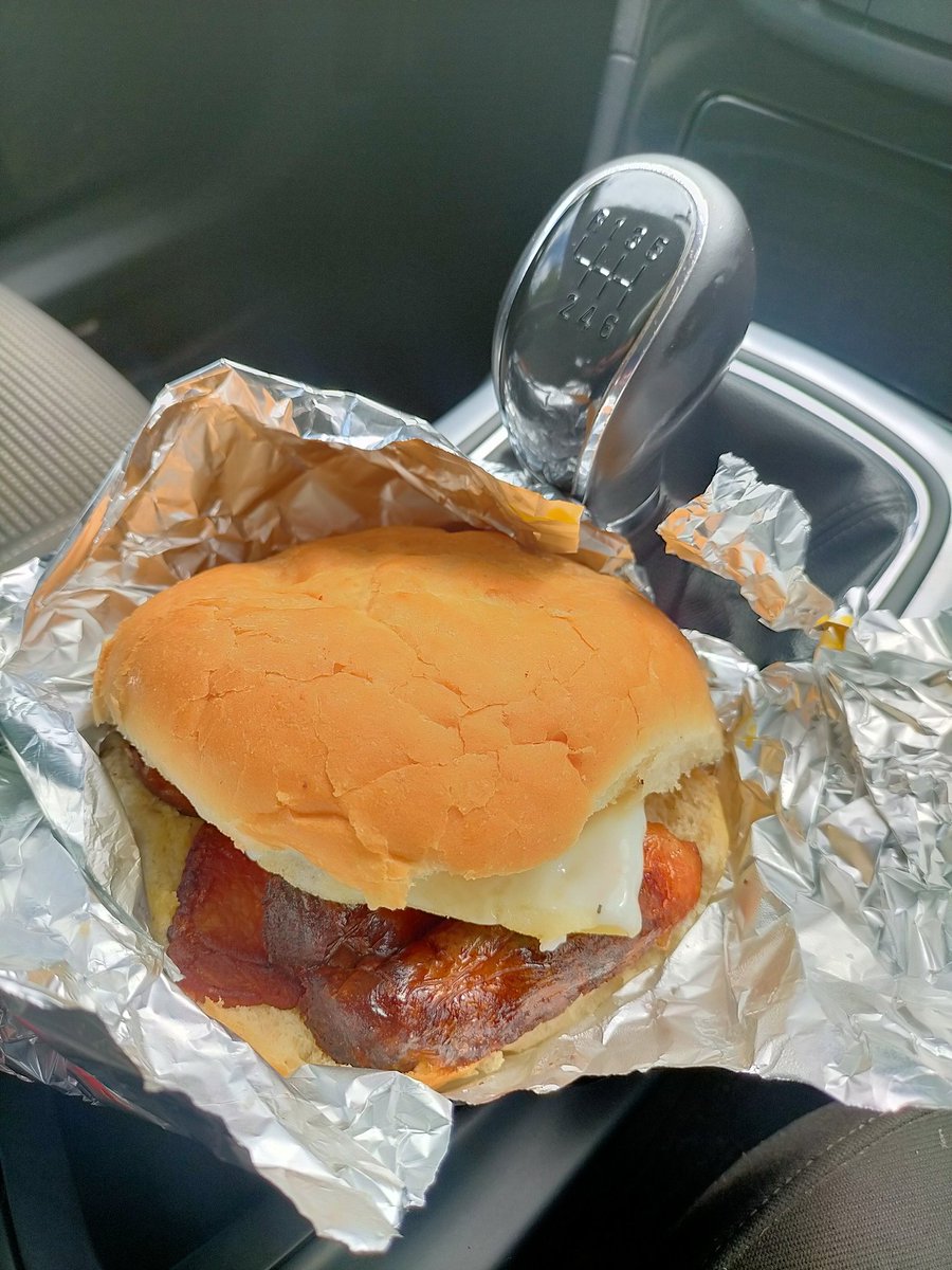 ShropshireArch1's tweet image. @ratemyplatenow The Butty Box. Neacliffe. Shropshire #butty #buttie #sausage #bacon #Egg #Food #Foodie #yummy