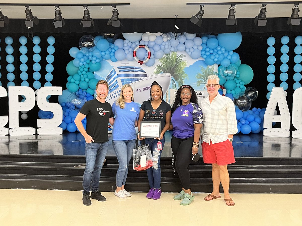 officialocpsace's tweet photo. Shout out to @SonnysBBQ and Q the Kindness!! Congratulations Mrs. Forbes for being the first Teacher Recipient of Random Acts of BBQ! 💛💜🦁 #KindnessWins #BackandBetter @OCPSnews https://t.co/eCWotG8AIs
