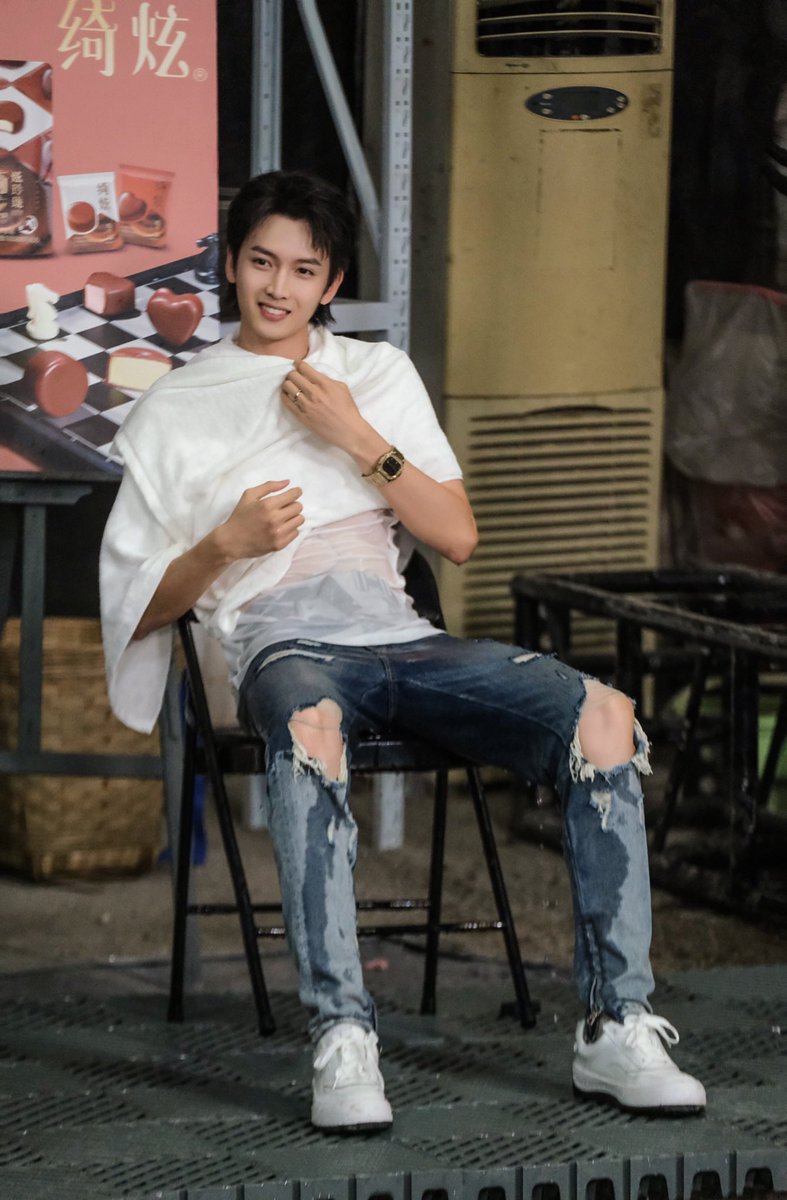 CUVTHFANS's tweet photo. 05.08.2022
©️陈宥维工作室Official  

แจกรอยยิ้มและความสดใส

#陈宥维 #ChenYouWei #เฉินโย่วเหวย https://t.co/9IESmXm8hW