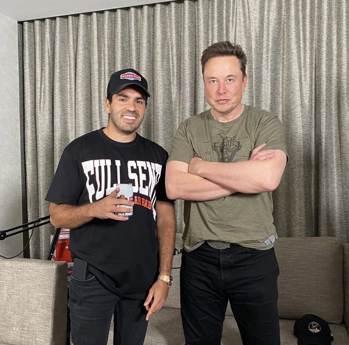 KyleForgeard's tweet photo. Now I need to arrange a meeting between these two https://t.co/zWlVxznSwj