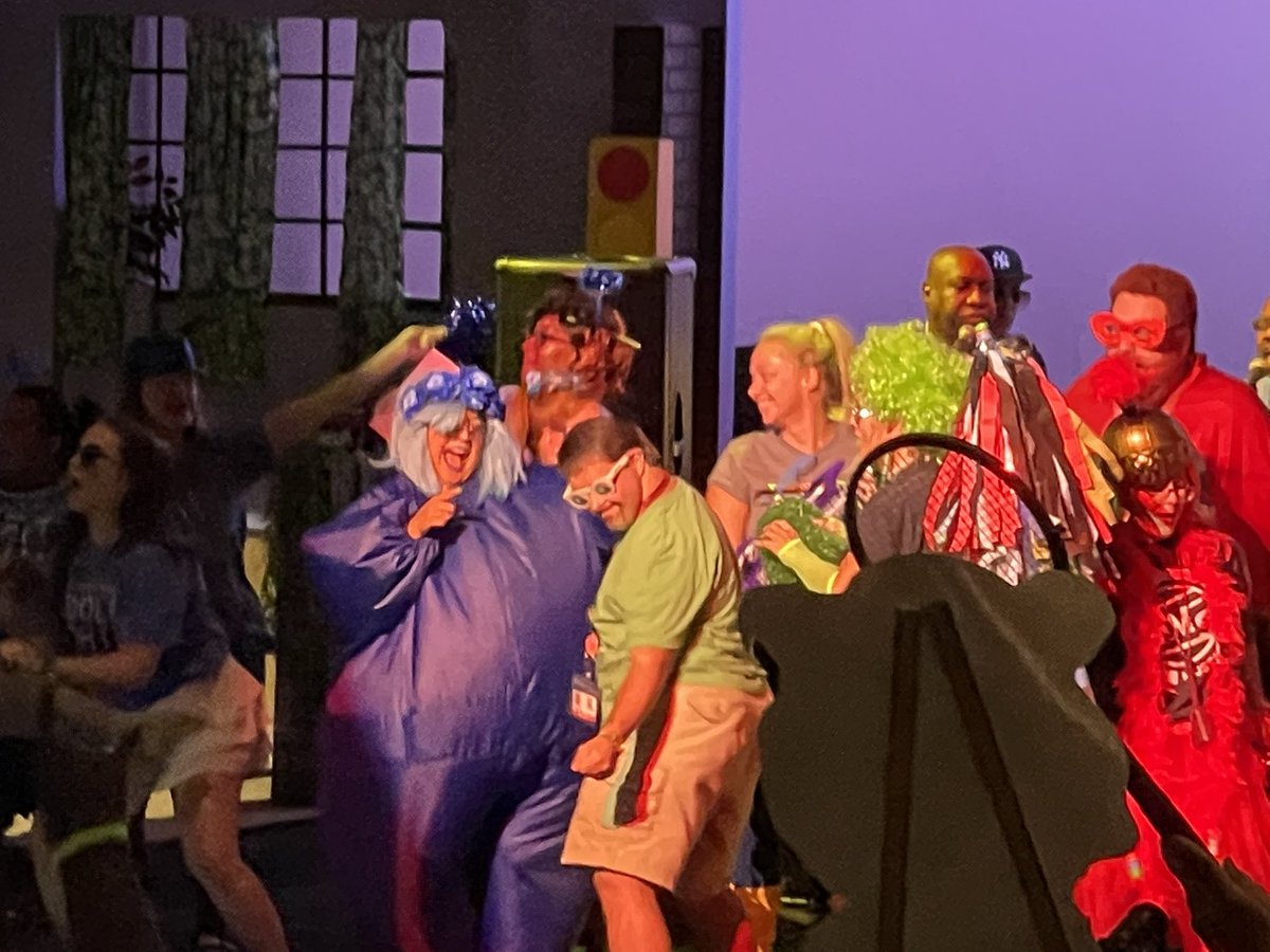 HMSLibrarian tweet media