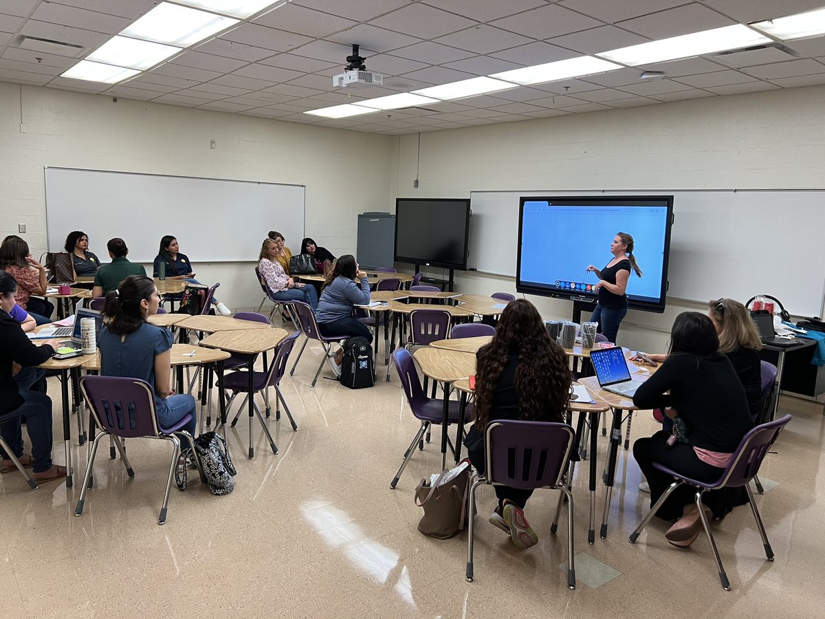 LuisCM_PW's tweet image. Great day at #TECHnovate22 @Lacy_Dasch @annvega @jamesvarlack @LearnPromethean @Promethean