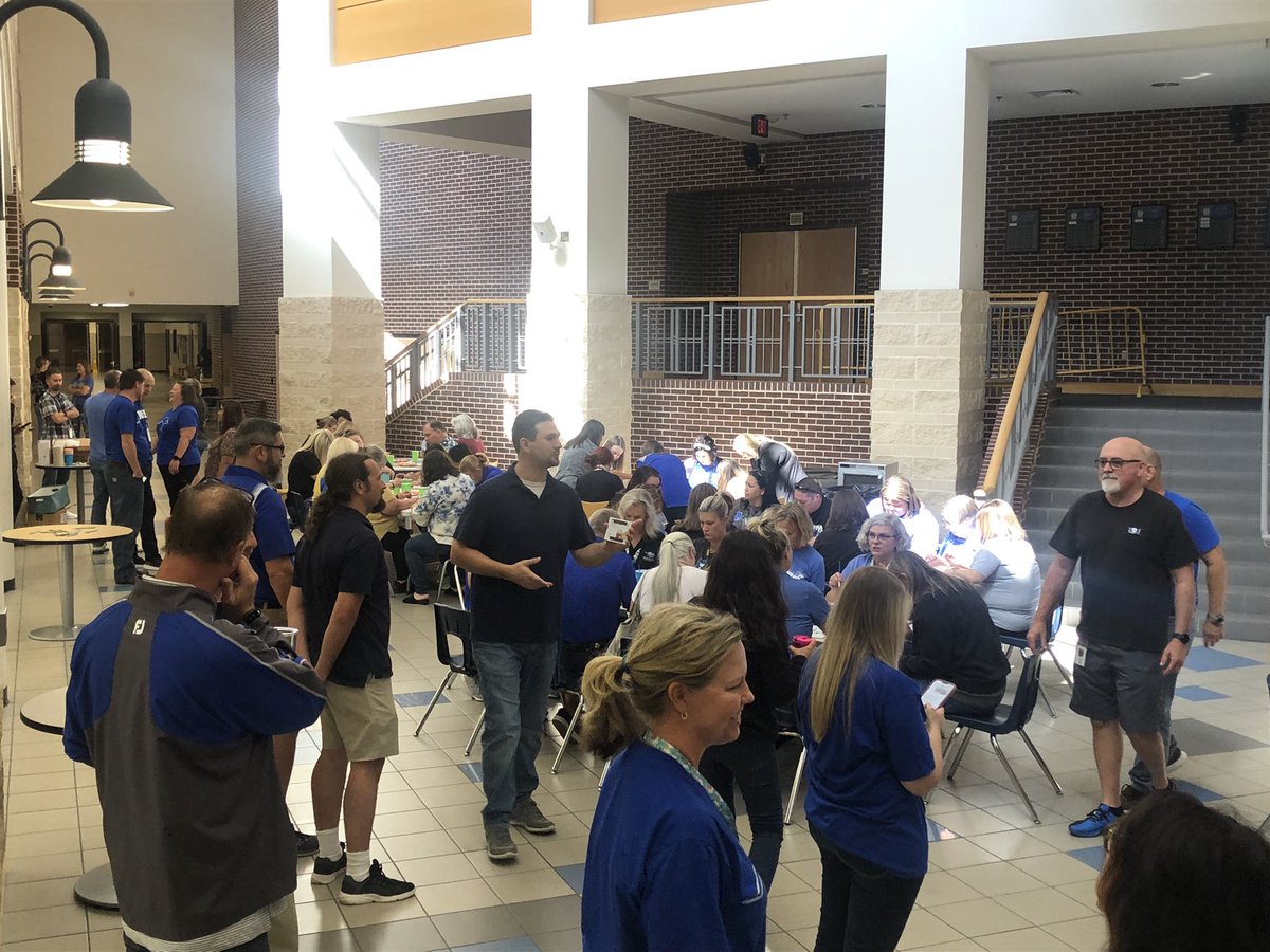 RooCounselors's tweet photo. WHS teachers making their piece of the puzzle! 22-23 getting kicked off! https://t.co/494DQQH3GT