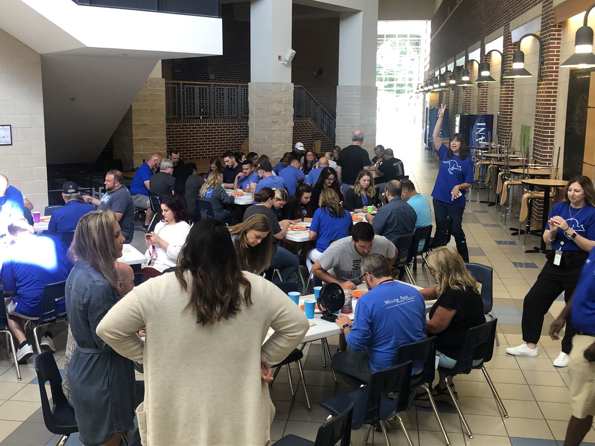 RooCounselors's tweet photo. WHS teachers making their piece of the puzzle! 22-23 getting kicked off! https://t.co/494DQQH3GT