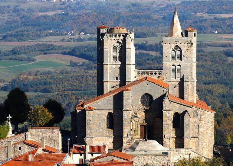 TenebraeChoir's tweet photo. Two French performances of @JobyTalbot's #PathofMiracles this week:
Tues - Abbaye de Souillac
Thurs - Collegiale Saint Bonnet le Château👇

Give us a👋 if you're joining us 
🎟️https://t.co/l0UC0PCaRs
#pathofmiracles #tenebraeat20 #tenebraeontour #choir #concert https://t.co/s5jHfiuvOe