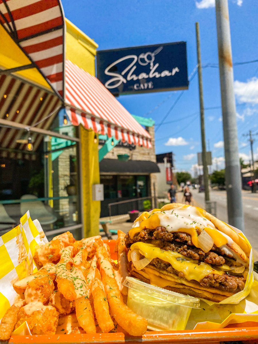 shaharcafe's tweet photo. Vegan junk food.

#vegan #louisvillelocal #veganlouisville #veganfood https://t.co/iYVLAGS2FJ