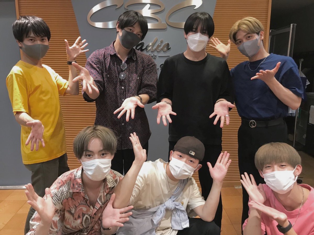 akichan1216's tweet photo. この度、
#CBCラジオ『甘党男子の甘時間』
レギュラー番組が始まりました✨
初回生放送で一馬くんと
#STELLAθ さん
ありがとうございました😊
生放送感あって
めっちゃ楽しかった✊
楽しんでもらえたかな?
これから毎週 #甘時間 をつけて
沢山ツイートしてね!
#ミクレディ
#甘党男子
#A_PROJECT https://t.co/WqUpM5dTTu
