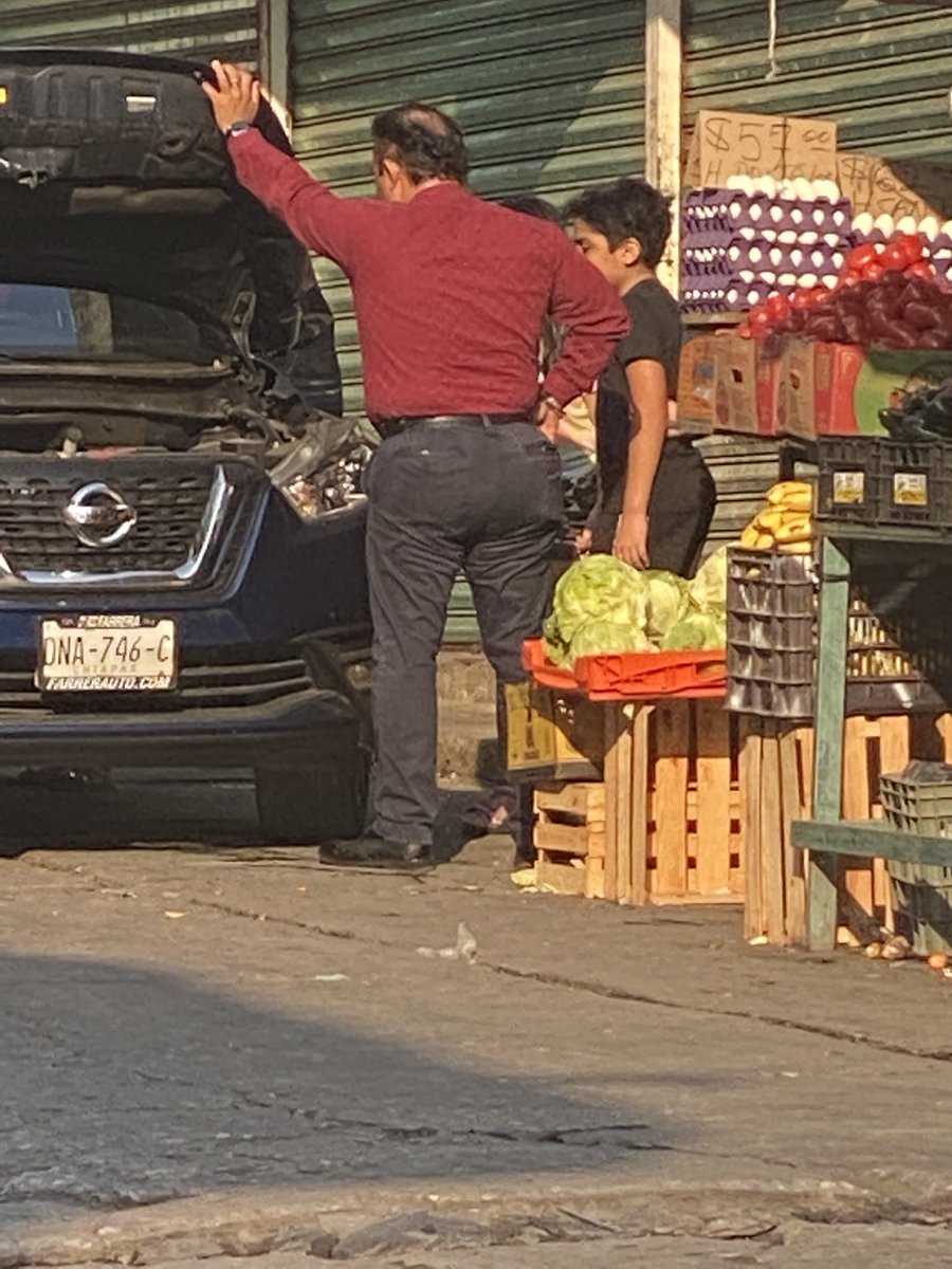 leoooolncito's tweet photo. Nmms que chulo  culote se le veía a ese señor https://t.co/Js30VHlosu