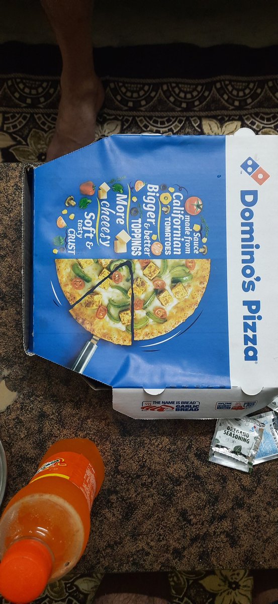 beast_stats's tweet photo. got a pizza which was not sealed. The customer care told that the next pizza you can order for free. and now that I am trying to do the same the dominos guy is saying that wouldn't be possible. @dominos_india @dominos https://t.co/pca4As96g3