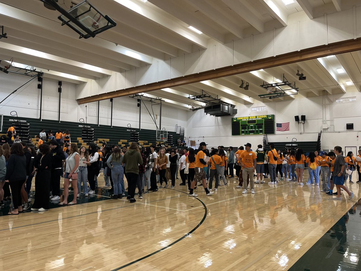 concord_high's tweet photo. Welcoming the class of 2026 to CHS at 9th grade orientation! 💚💛 https://t.co/9E62dbDxXj