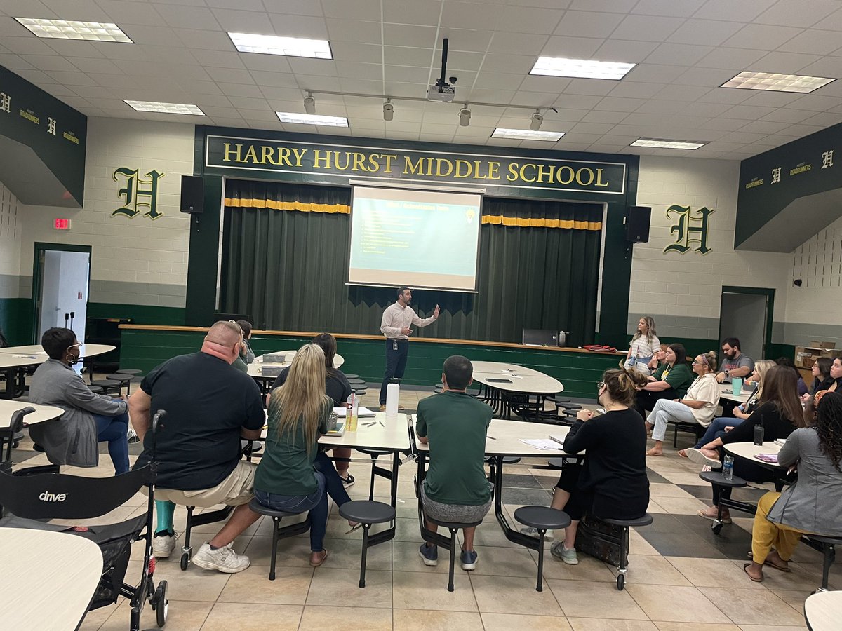 tamikascpps's tweet photo. Principal, Dr. David Schexnaydre with his Hurst Roadrunners focusing on increasing the engagement of their parents while utilizing great communication skills. Their goal is to be Hurstastic and extraordinary by doing the "extra." #ExpectExcellence💯 https://t.co/0UmLVlUe1Z