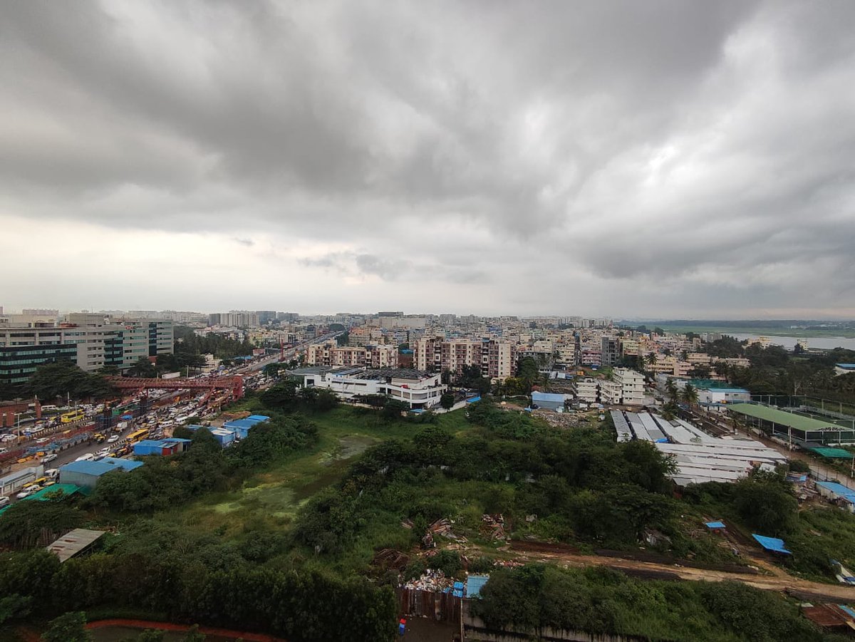 siddhi_mm's tweet photo. Looking for a flatmate for a sexy fully furnished, 3bhk in Bellandur (13th floor woot!) - minimum budget of 26k - DM if you're interested :) 
@BangaloreRoomi @peakbengaluru https://t.co/50my8BJudV
