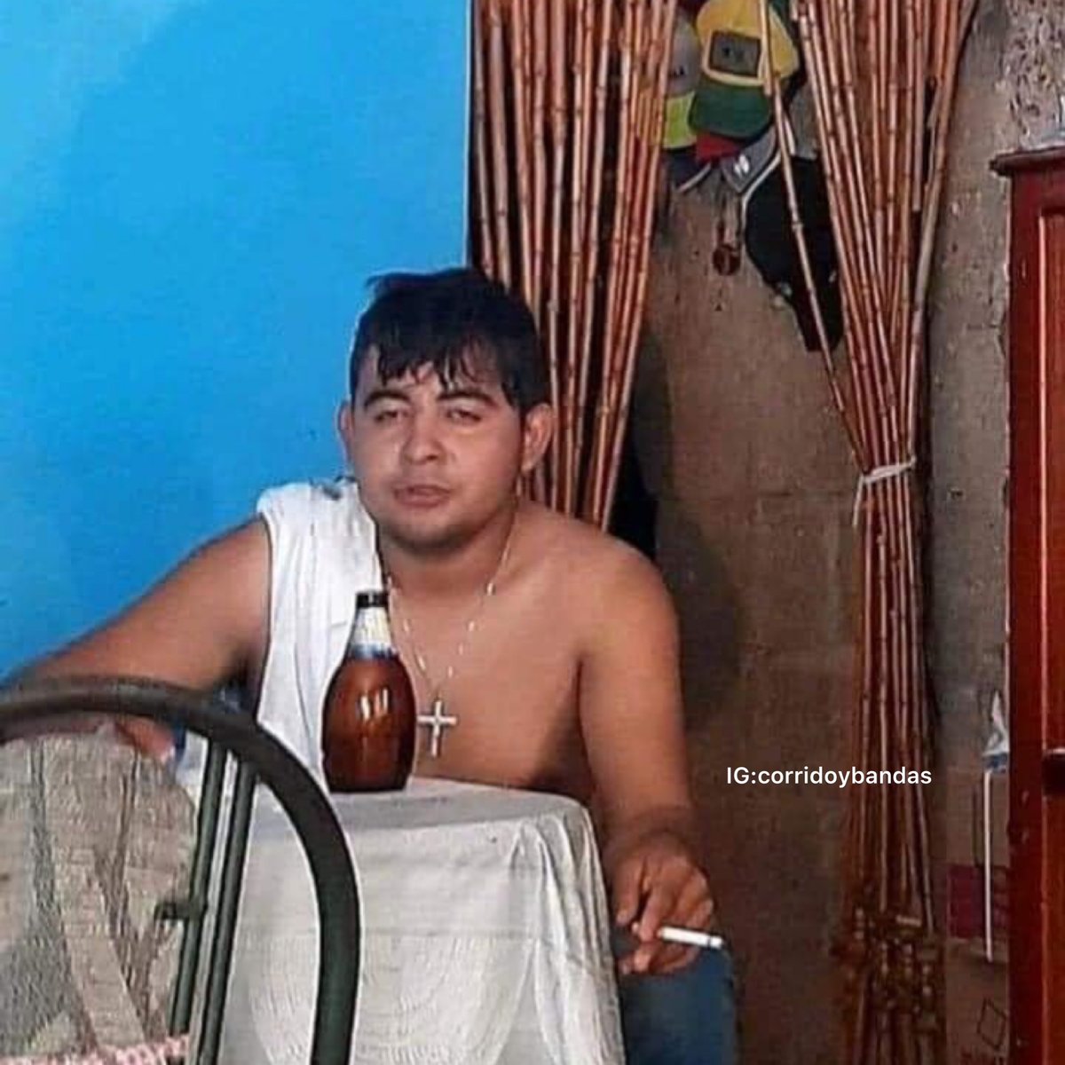 Mi familia buscándome:

-Yo, bien amanecido en una casa que no sé de quién es.