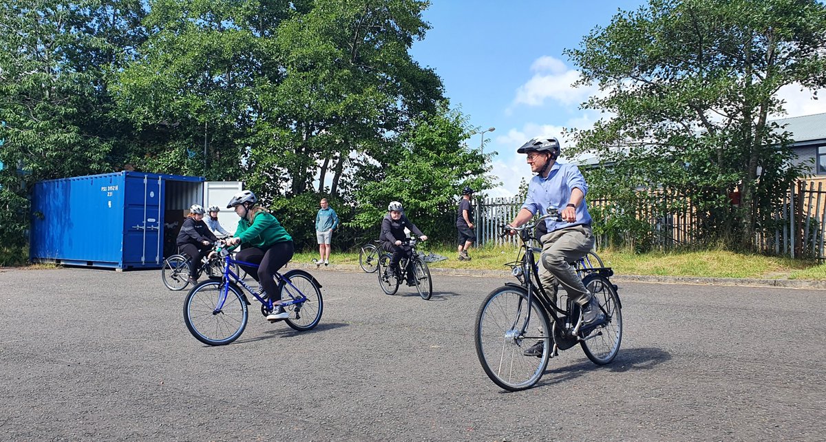 transcotland's tweet photo. Today, Minister for #ActiveTravel @patrickharvie visited @YouthComplexCYC to see @ScottishCycling's #RockUpAndRide project in action🚲

Great to see young people benefitting from access to #FreeBikes, building skills and discovering the benefits of #cycling.

#ActiveNation https://t.co/HkMCq3U1Lp
