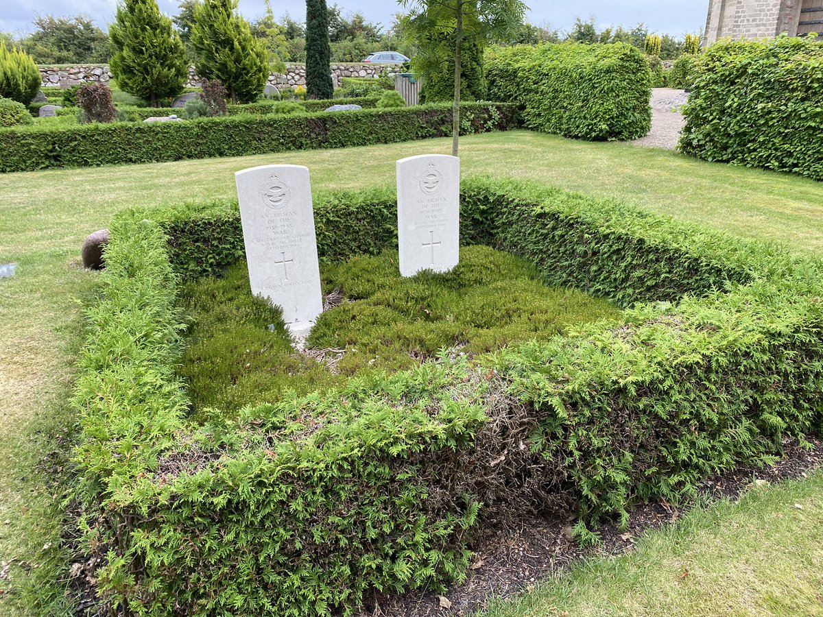 MalcolmRossNI's tweet photo. A further selection of @CWGC graves in Churchyards and Cemeteries in Western Jutland, Denmark. Perfectly maintained by Danish Church and local Authorities. All the people I met this week deeply care about “their boys” within their cemeteries. https://t.co/l1ERuYqjMw