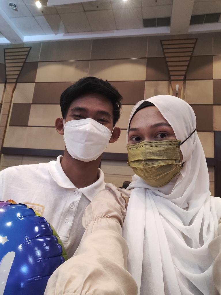 Syaflolly's tweet photo. Congrats mirul, sekarang mak sayang you lebih daripada i😭🙄 https://t.co/JRxAbZSUWT