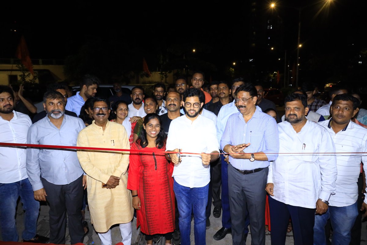 AUThackeray's tweet photo. Happy to unveil the revamped Nana Patil Chowk in Worli constituency. This new addition is dedicated to all the people who have always stood by me and supported my efforts to achieve the goal of Worli A+ https://t.co/6x2gqHL6Nq