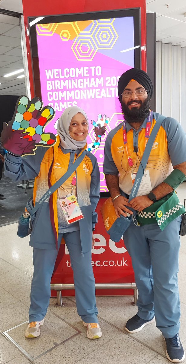 Bilkis Islam-Ali, PhD (@bilkisislamali) on Twitter photo Great to see 3rd Year MPharm Student <a href="/UoB_Pharmacy/">UoB Pharmacy School</a> <a href="/unibirmingham/">Uni of Birmingham</a> Baljodh volunteering as a First Aider at the NEC #B2022
Putting his skills into practise. Great to see 3rd Year MPharm Student <a href="/UoB_Pharmacy/">UoB Pharmacy School</a> <a href="/unibirmingham/">Uni of Birmingham</a> Baljodh volunteering as a First Aider at the NEC #B2022
Putting his skills into practise.