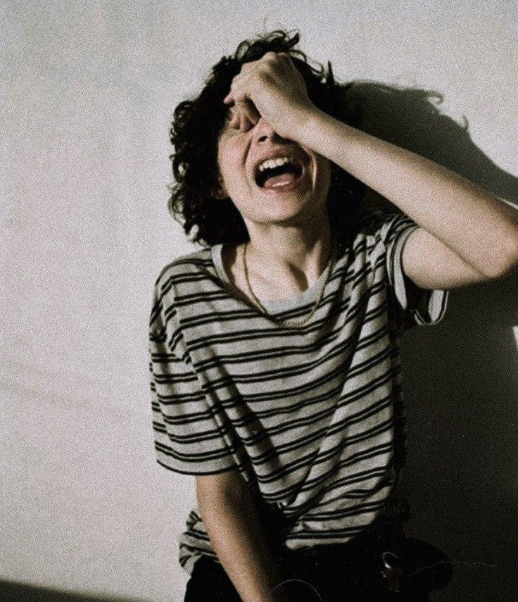 willeIove's tweet photo. @byersbff finn wolfhard crying in his bedroom because the stranger things fandom didn't like his monologue https://t.co/bTvVcL1cfT