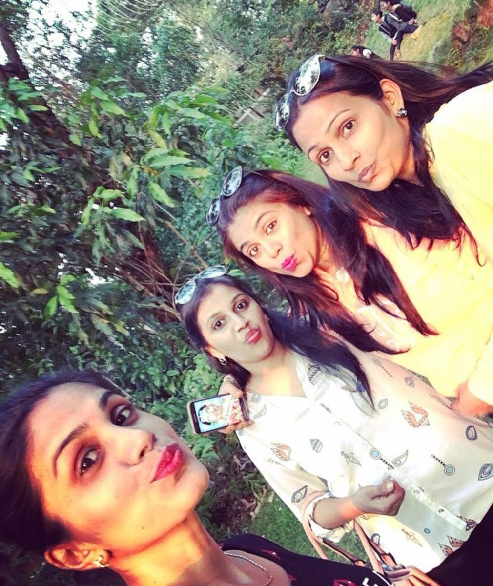 TheSparkleGurl's tweet photo. @hgs_healthcare My most memorable😍 moment with friends was when we went on a trip to Mountains.❤️
#HGSHealthcare #ToGoodTimes #FriendshipDay​ @hgs_healthcare 
Join @Priyan819 @Vishnur708 @RatneshM2 @JainYavik @SoncK4sat https://t.co/NJZ9Kd5IKL