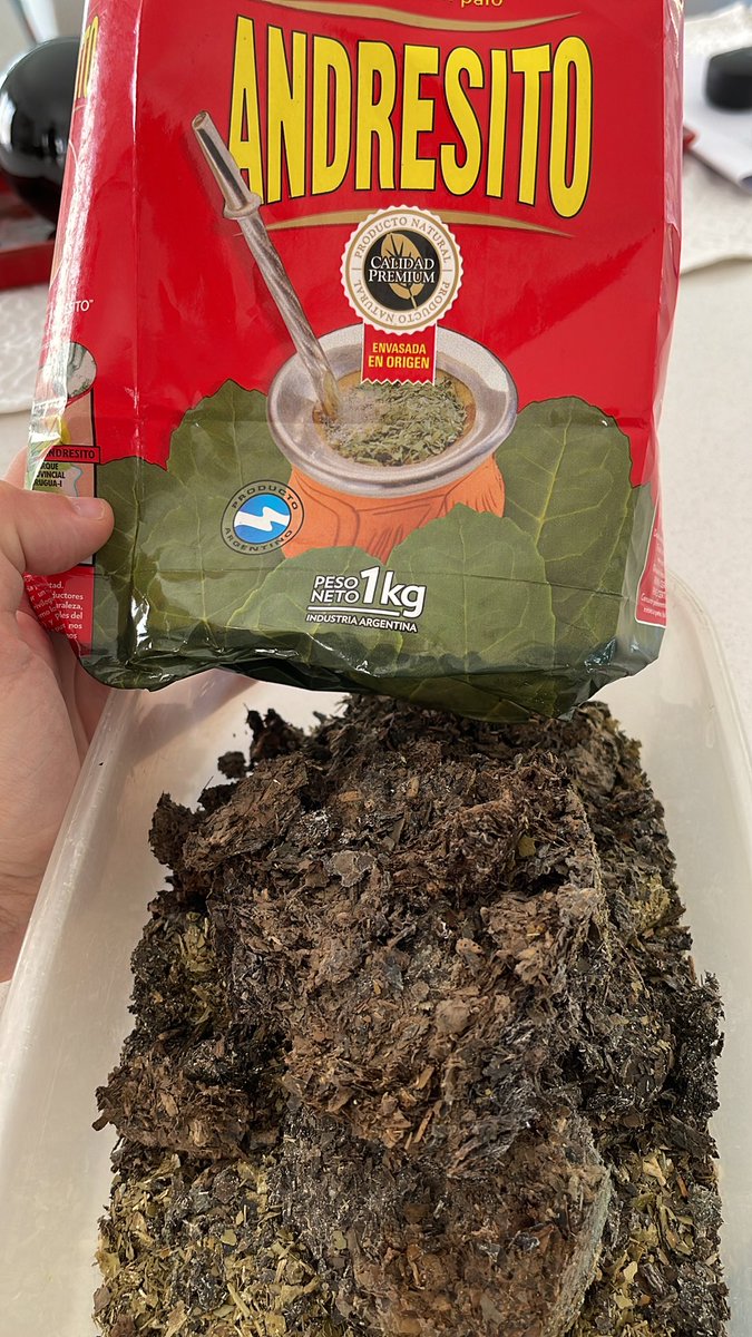 MatuteReta's tweet photo. Asi estan los paquetes! Lindo para tomar eh! Los hongos los dejamos o tambien suman? Espero que respondan @YerbaAndresito https://t.co/aEJnxgO4bd
